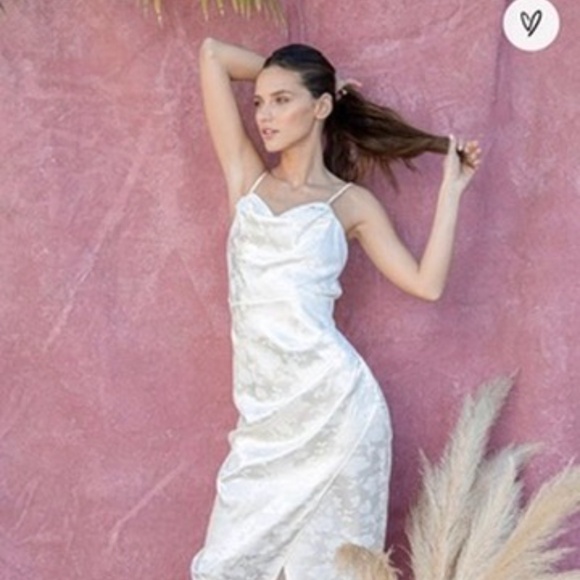 Lulus Dresses & Skirts - Cream satin dress